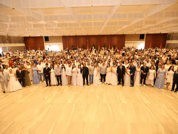 Casamento coletivo da Lar Cooperativa tem recorde de casais 