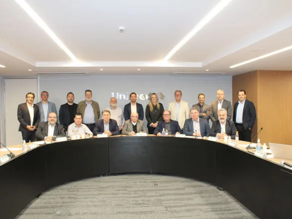 Unimed do Brasil lança Programa Nacional de Cirurgia Robótica e Telecirurgia para ampliar acesso a procedimentos de alta tecnologia 
