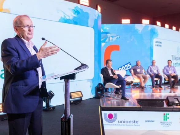 IFC Brasil abre com 1.800 participantes, foco em inovação e debates estratégicos; cooperativistas participam de painel