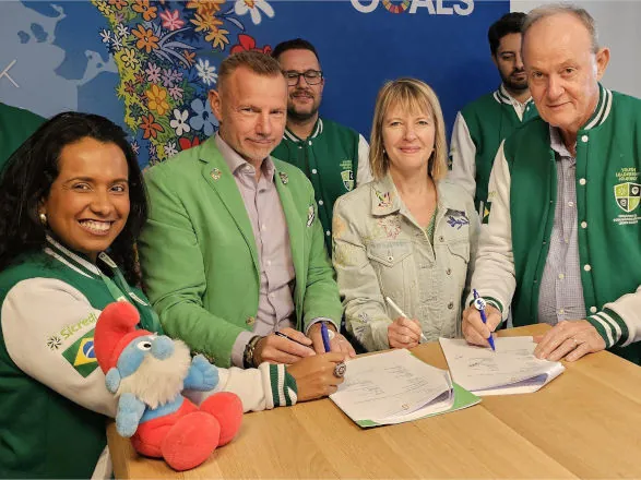 Sustentabilidade: Sicredi e Smurfs renovam parceria até 2027