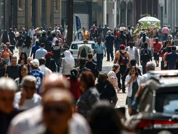 Mais de 6,5 milhões de famílias deixaram linha da pobreza em 2 anos