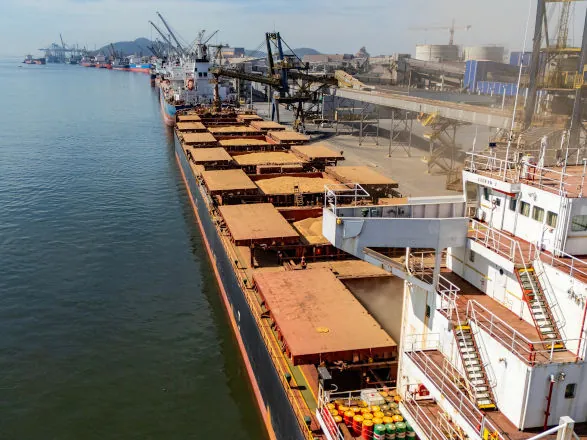 Porto de Paranaguá amplia calado para navios graneleiros e aumenta capacidade de exportação