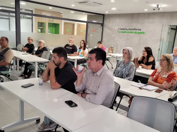 Entidades acompanham live com representares da Sicredi Dexis e Cocamar sobre voluntariado