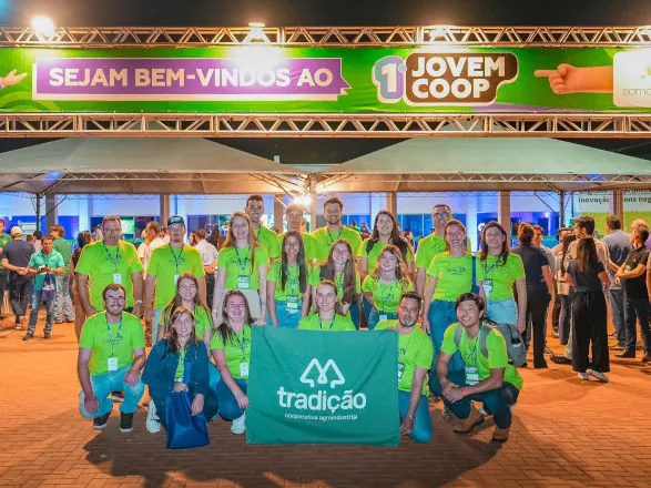  Jovens da Cooperativa Tradição marcam presença em encontro nacional do agro