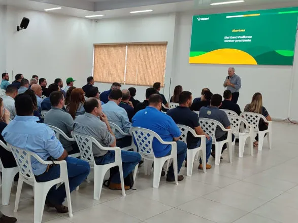 Copagril apresenta estratégia do Agroshow 2026 a fornecedores da área pecuária