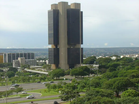  Atividade econômica brasileira cresce 0,4% em agosto