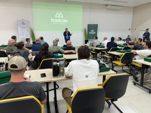 Cooperativa Tradição recebe agricultores argentinos em visita técnica