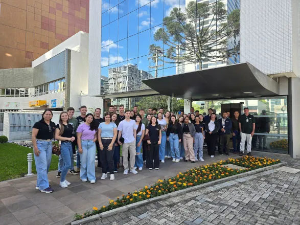 Sistema Ocepar recebe jovens da Copacol