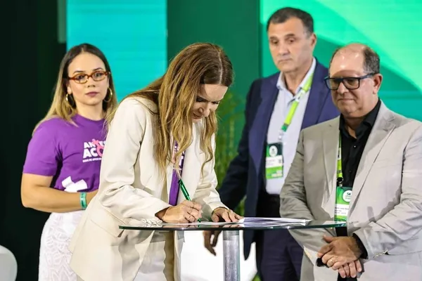 Unimed do Brasil formaliza parceria com Programa Antes Que Aconteça, com foco na prevenção da violência contra a mulher
