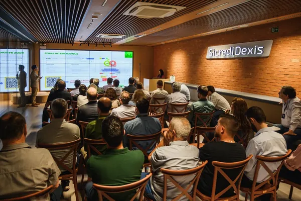 Fórum de Mercado reúne mais de 200 pessoas