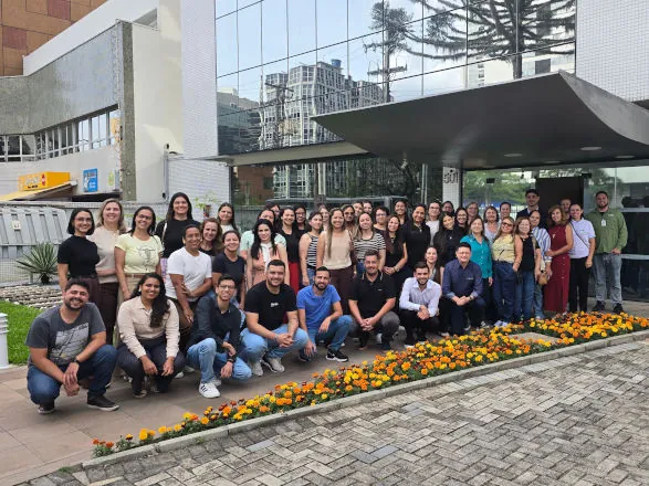 Casa do Cooperativismo Paranaense recebe lideranças femininas e de jovens da Sicredi Rio Paraná