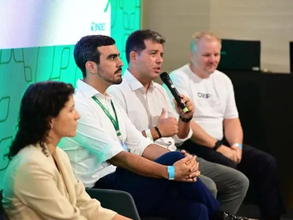 Cooperativismo impulsiona o crédito verde no primeiro dia da COP30