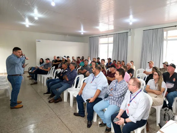 Conexão Verão Suinocultura; três especialistas apresentaram um painel para mais de 100 produtores