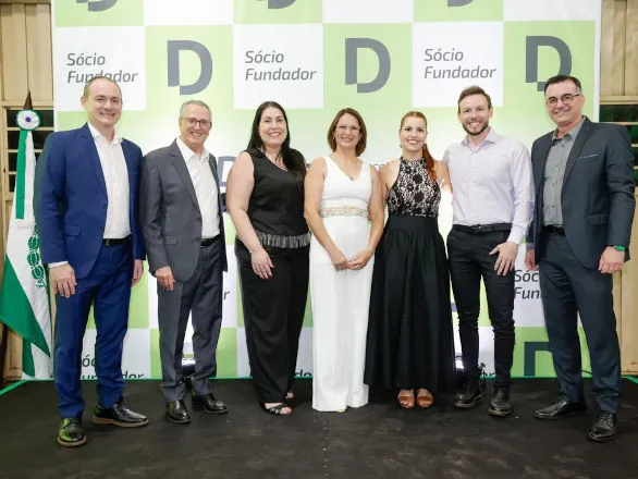 Sicredi Dexis homenageia os primeiros associados de Tambaú em cerimônia na cidade