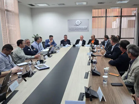 Dirigentes da Cresol visitam Sistema Ocepar