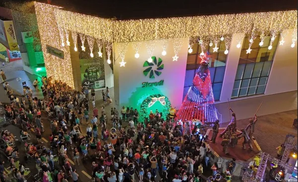 Acendimento das Luzes de Natal reúne comunidade em grande celebração