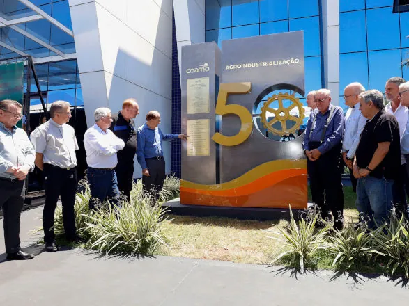 Coamo celebra 50 anos de agroindustrialização e inaugura Monumento histórico