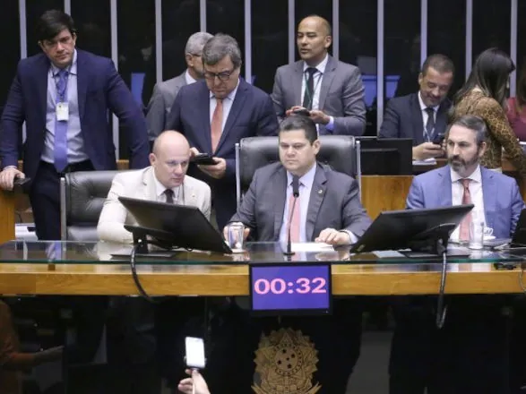 Congresso aprova Lei de Diretrizes Orçamentárias de 2026 com meta de superávit