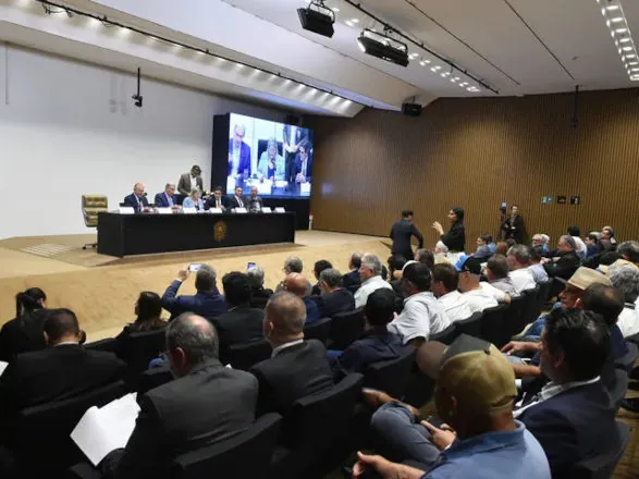 Cooperativismo cobra urgência contra avanços das importações de leite