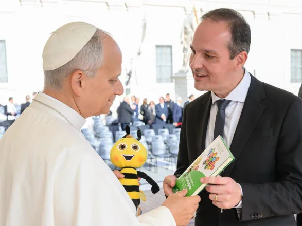 Sicredi apresenta ao Papa resultados do Programa A União Faz a Vida