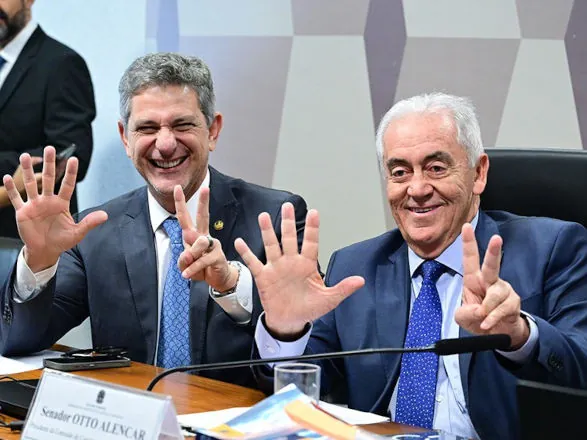 Redução da jornada semanal com dois dias de descanso vai a Plenário