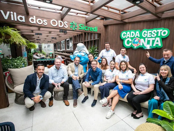 Comitiva dos Smurfs visita Central Sicredi PR/SP/RJ
