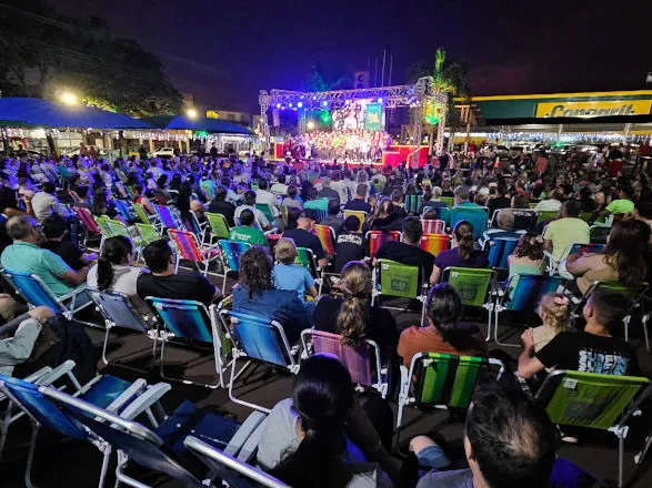 Natal Copagril 2025 é sucesso e encanta público, reunindo famílias em noite de celebração