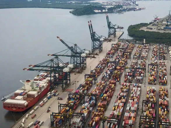 Alta de 28,6% nas exportações para a China compensa tarifaço americano