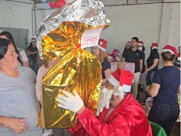 Sistema Ocepar faz entrega de presentes a crianças do bairro Cajuru, em Curitiba