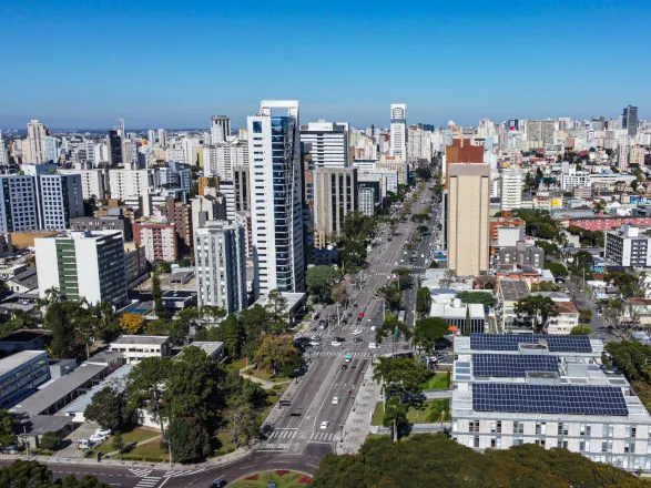 Paraná tem 8 cidades entre as 100 maiores economias do Brasil; 353 municípios tiveram aumento do PIB