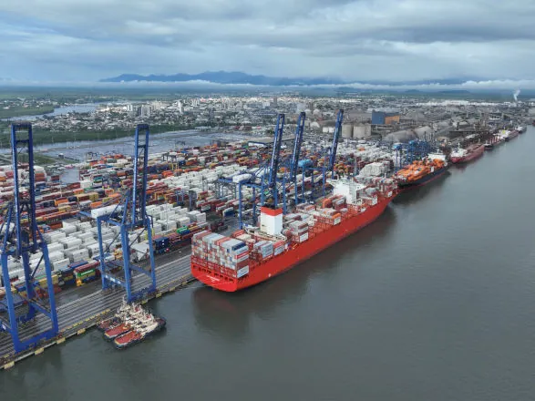Mesmo com mercado desafiador, Paraná atinge 2° maior patamar de exportações da história em 2025