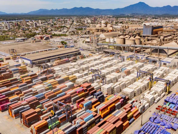 Exportações com contêineres: Portos do Paraná ultrapassam marca de 1,6 milhão de TEUs