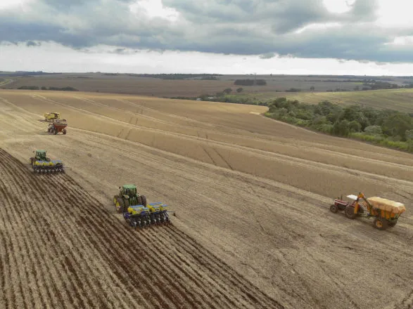 Paraná fecha 2025 com 13,5% de participação na safra nacional de grãos; produção vai aumentar