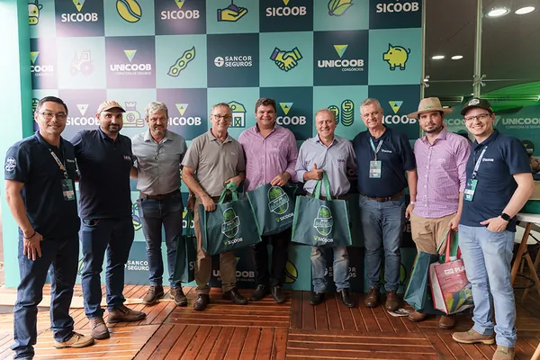 Foco na avicultura marca o dia mais movimentado do Sicoob no Show Rural Coopavel 2026