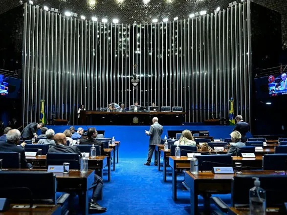 Plenário vota na terça PEC que garante locais de descanso para motoristas