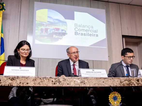 Exportações brasileiras somam US$ 26,3 bilhões em fevereiro e batem recorde para o mês