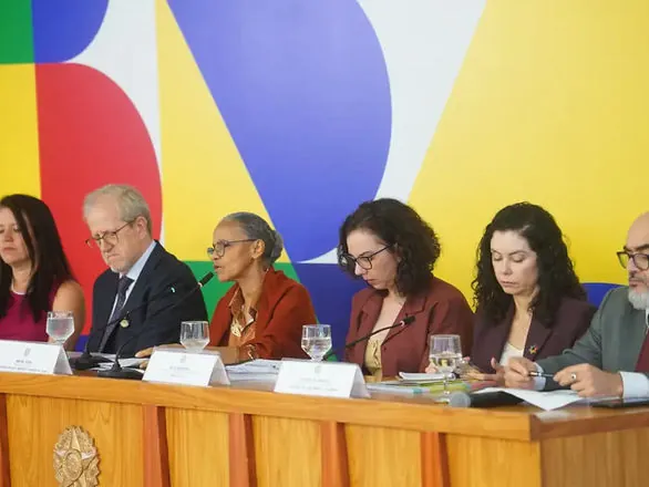 Governo lança Plano Clima com meta de reduzir emissões até 2035