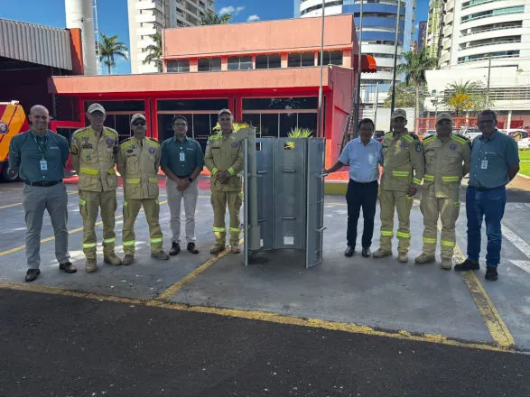 Cocamar doa placas de resgate ao Corpo de Bombeiros de Maringá 