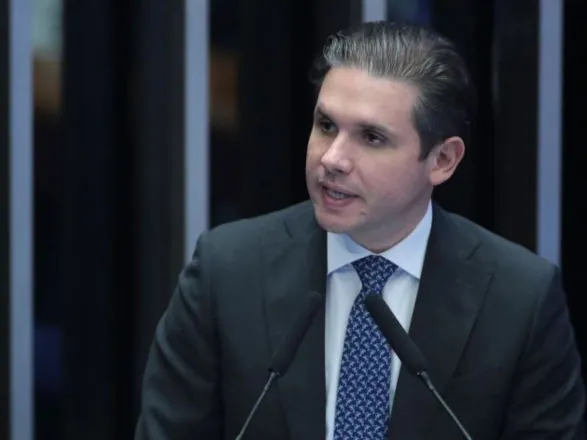 Motta quer votar fim da escala de trabalho 6x1 em maio no Plenário