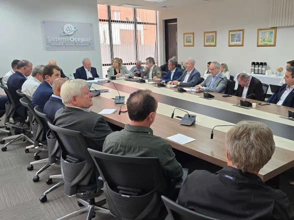 Ocepar e Fecoopar realizam reuniões de diretoria e tratam da mudança estatutária