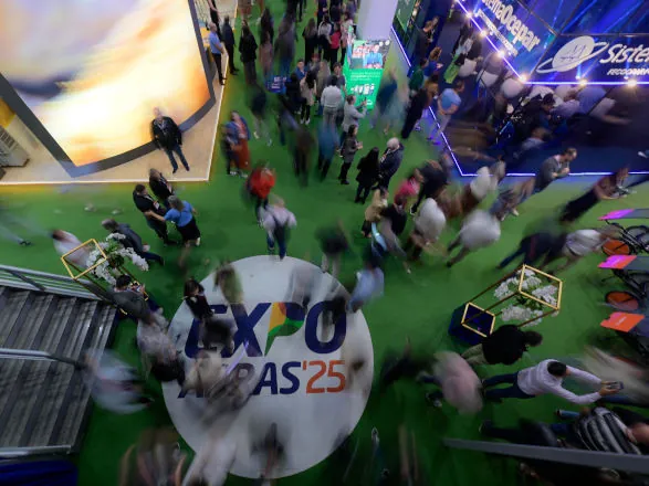 Cooperativismo paranaense demonstra força no varejo na ExpoApras 2026