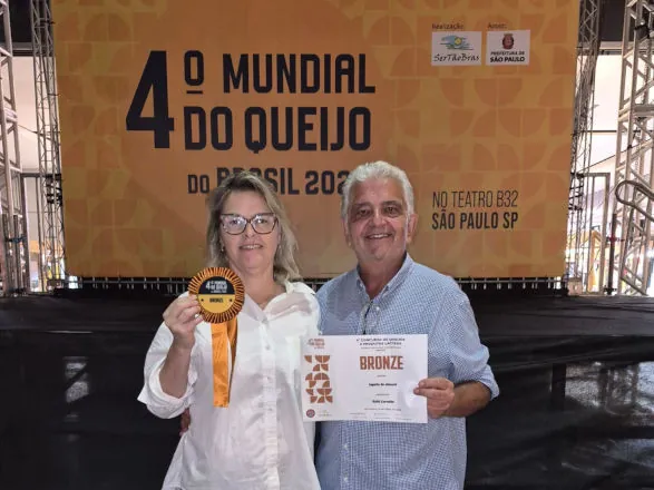 Casal de cooperados da Cocamar produz queijo premiado em concurso mundial
