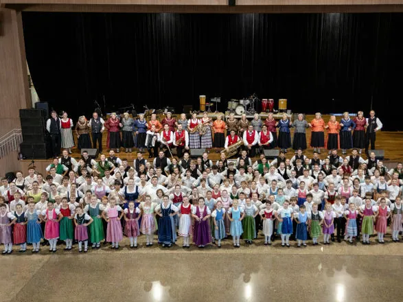 15ª Maibaumfest: Entre Rios celebra tradição centenária com um dia repleto de apresentações culturais