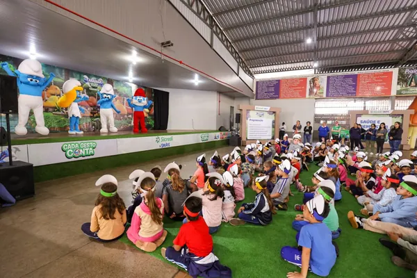 Caravana Sicredi & Smurfs reúne mais de 1200 crianças em Abelardo Luz (SC) e Palmas (PR)
