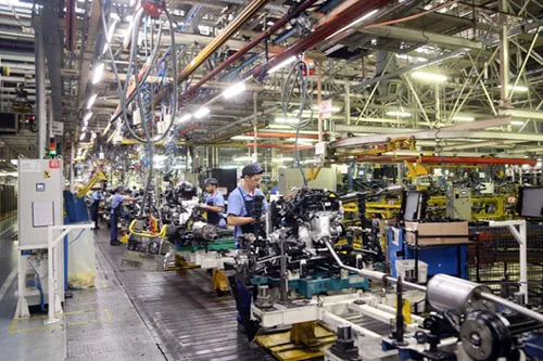ECONOMIA I: Indústria cresce pelo 7º mês consecutivo e recupera patamar pré-pandemia
