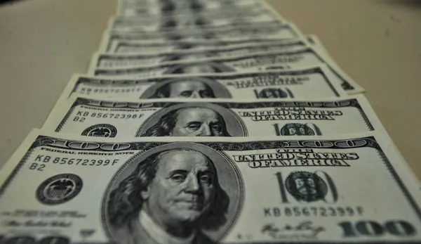 CÂMBIO: Dólar fecha a R$ 5,36 em dia de bastante volatilidade
