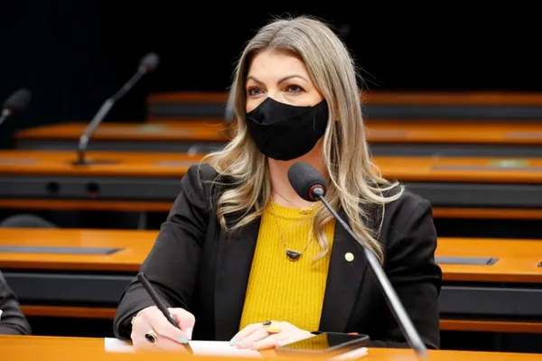 FRENCOOP: Aline Sleutjes defende implantação de plano nacional de fertilizantes