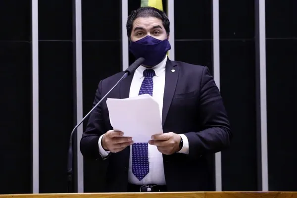 LEGISLATIVO: Câmara aprova MP que elevou salário mínimo para R$ 1.100 em janeiro