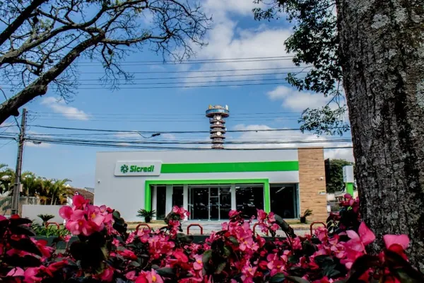 SICREDI CAMPOS GERAIS: Inaugurada décima agência em Curitiba, consolidando rede de atendimento na capital