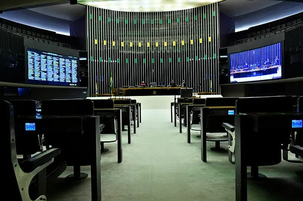 LEGISLATIVO: MP que aumenta tributação de bancos é aprovada sem emendas dos senadores